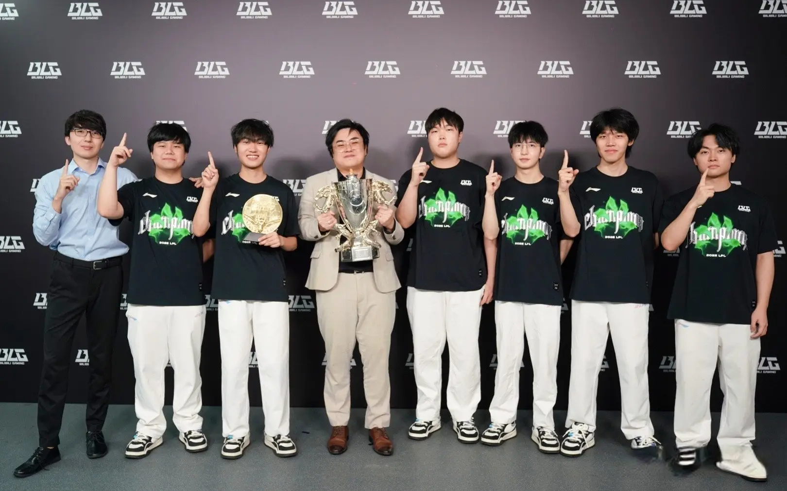src, 由于本赛季 src, 由于本赛季